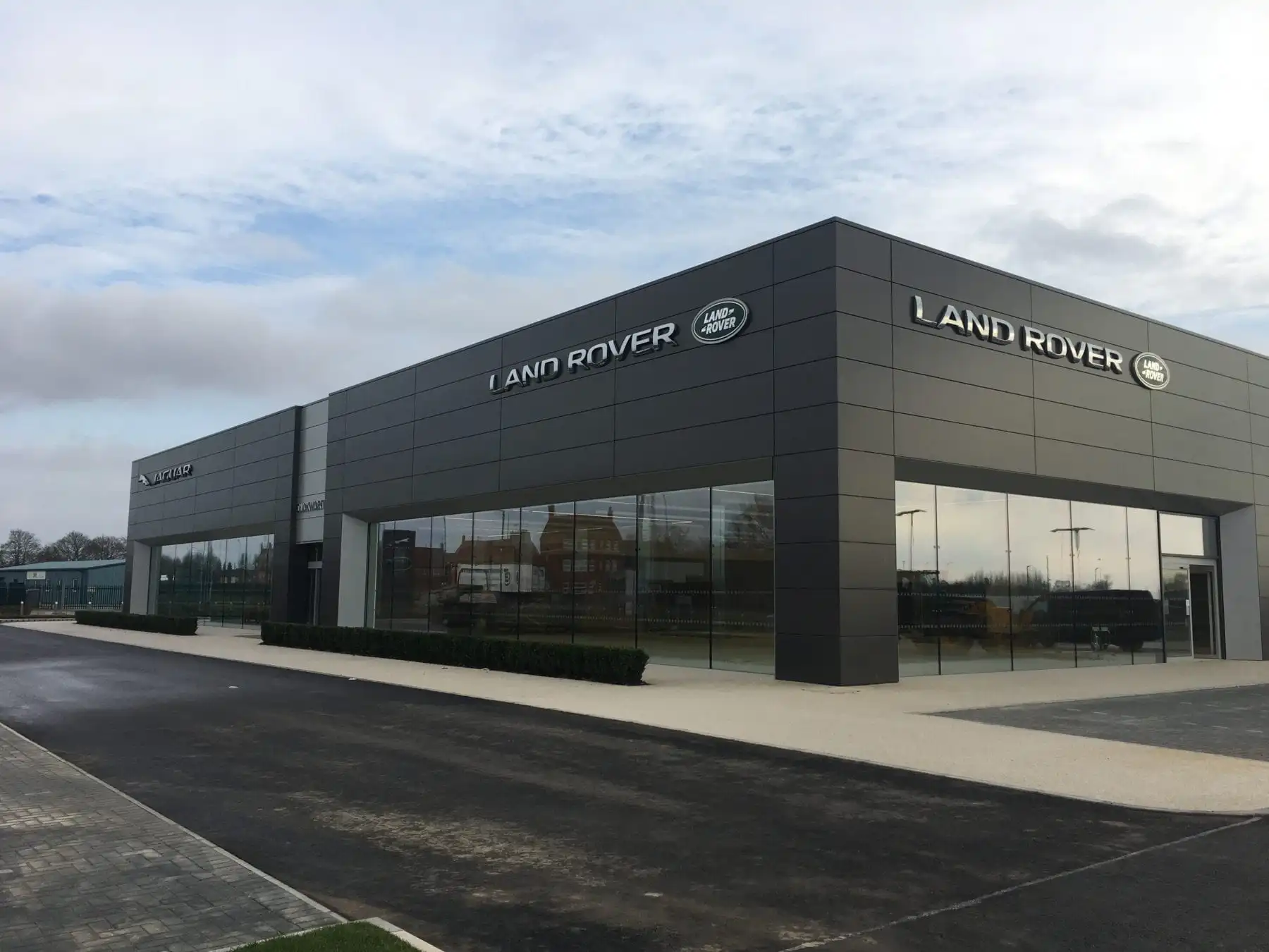 Duckworth Land Rover Showroom
